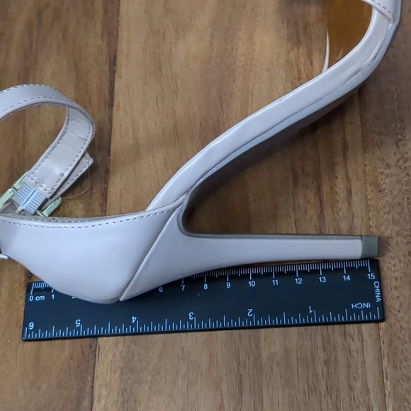 Madden girl. Worn once. Size 6 heels. Beige. - Picture 5 of 5